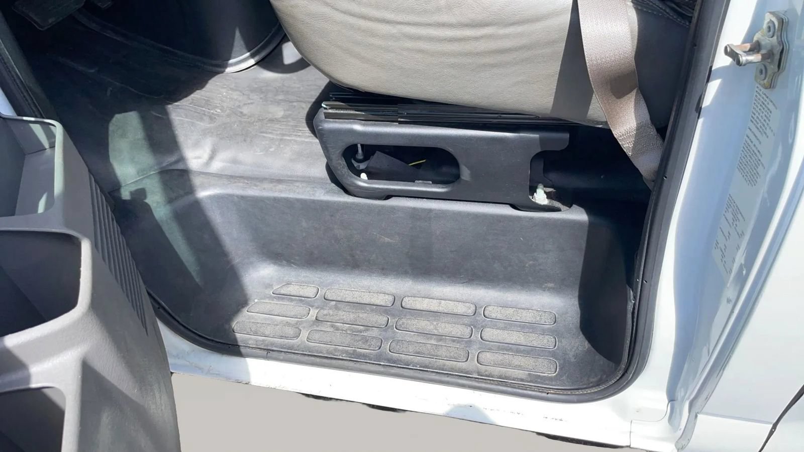 Used 2019 GMC Savana 3500 RWD image 26