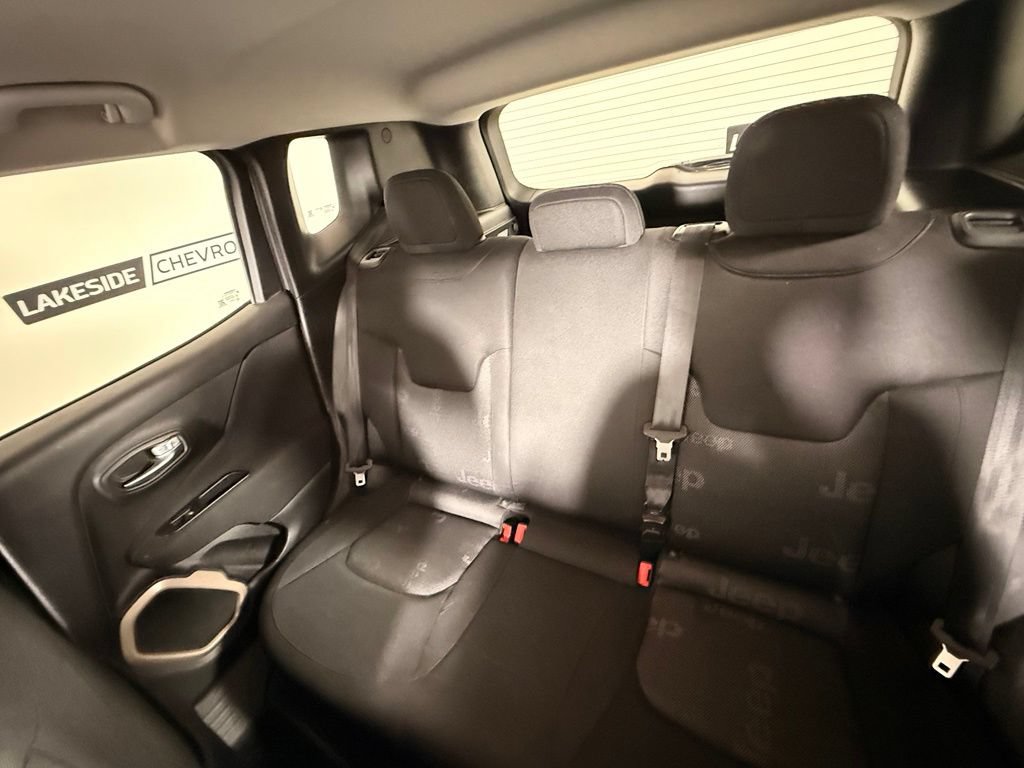 Used 2015 Jeep Renegade Latitude AWD/4WD image 45