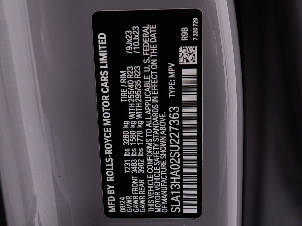 Certified 2025 Rolls-Royce Cullinan AWD/4WD image 58