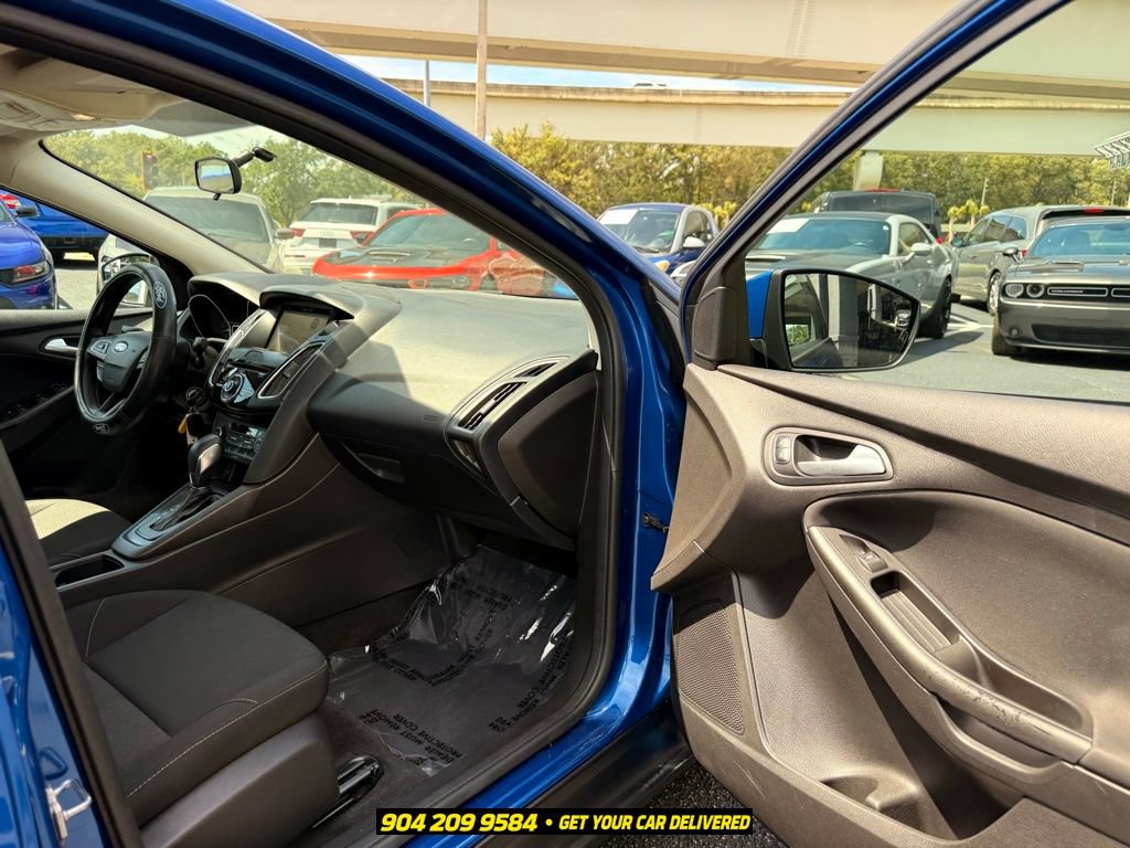 Used 2018 Ford Focus SEL FWD image 35
