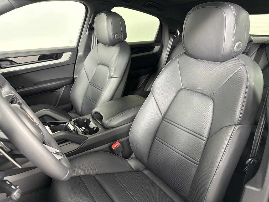 Certified 2025 Porsche Cayenne S AWD/4WD image 5