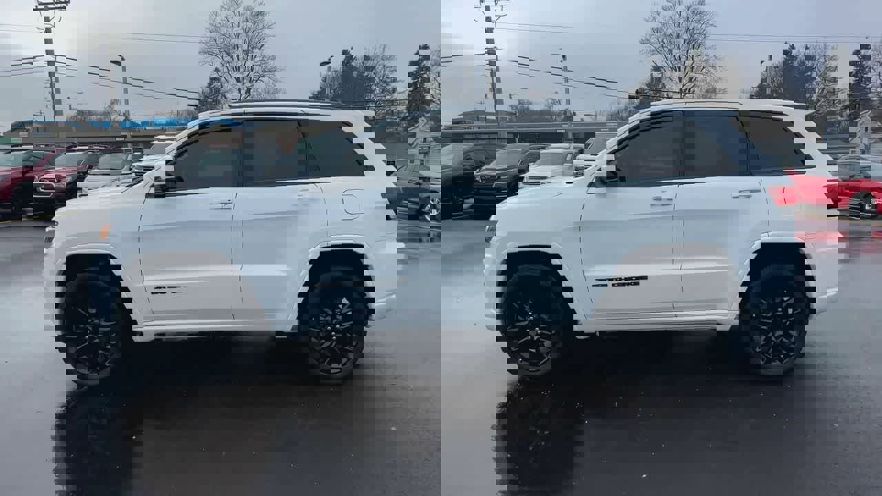 Used 2020 Jeep Grand Cherokee Altitude image 5