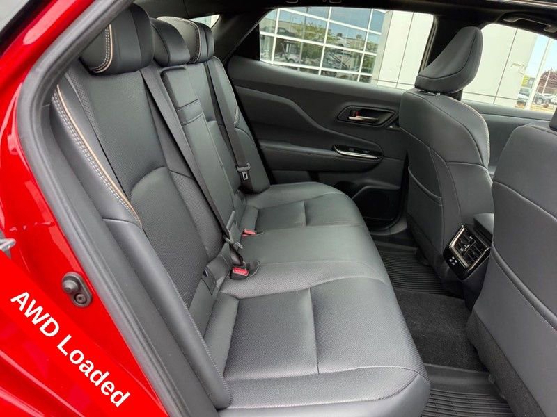 Used 2024 Toyota Crown Platinum AWD/4WD image 12