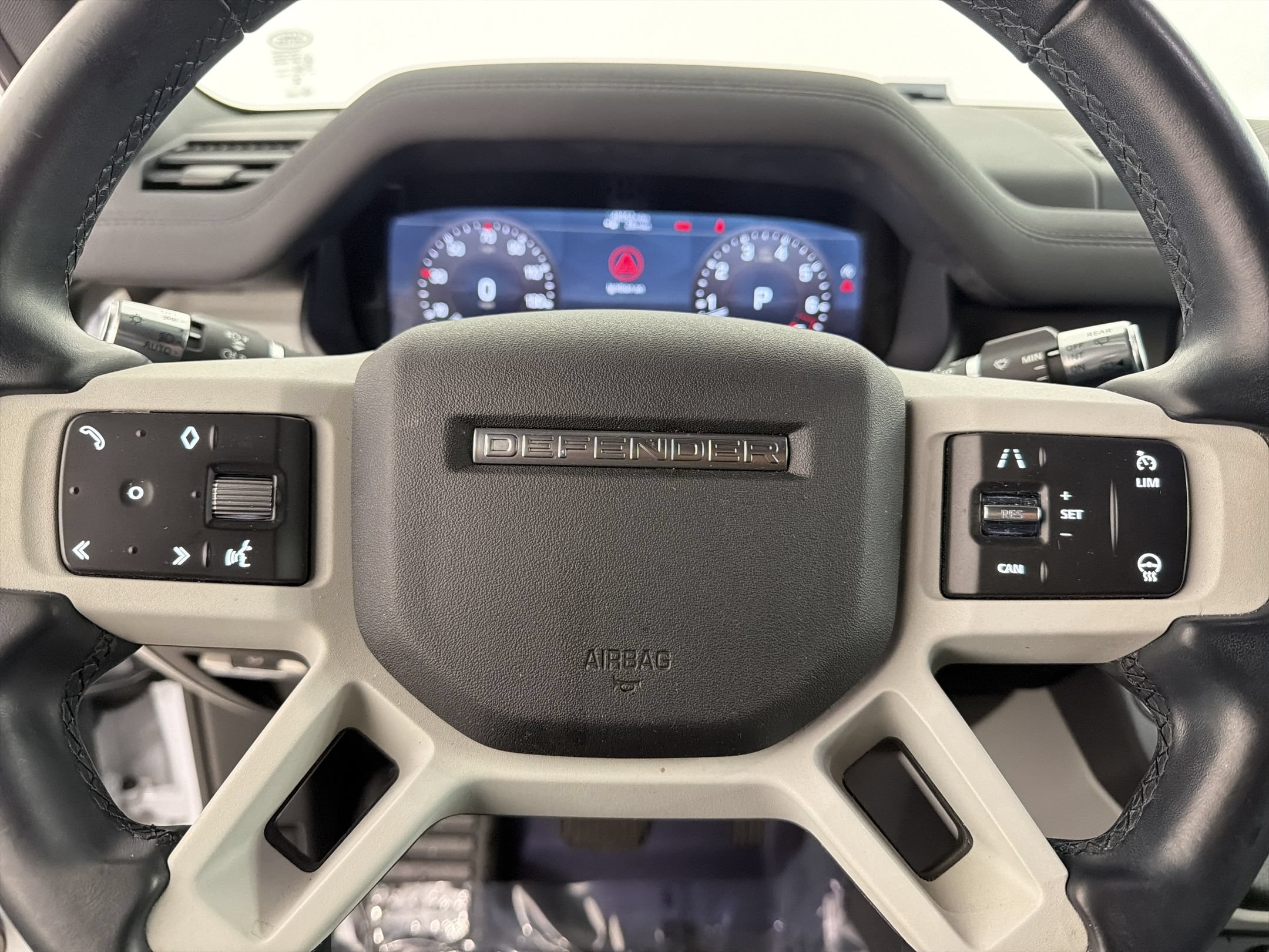 Used 2021 Land Rover Defender 110 X-Dynamic SE AWD/4WD image 14