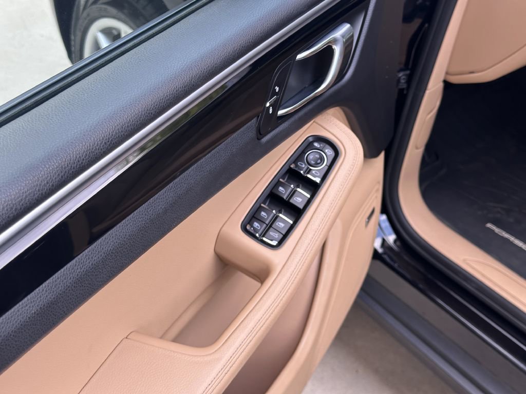 Used 2017 Porsche Macan image 22