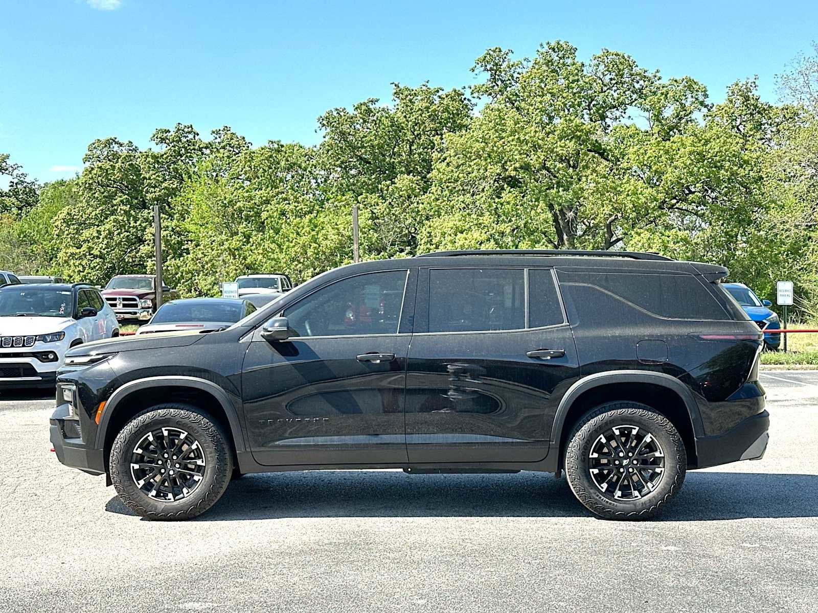 Used 2025 Chevrolet Traverse Z71 w/ LPO, Floor Liner Package image 12