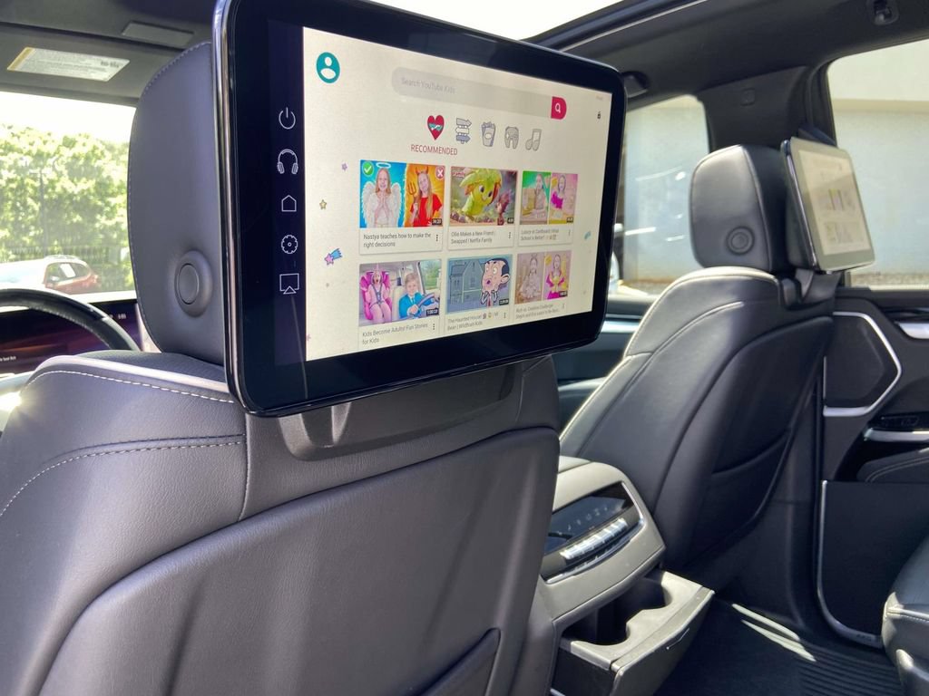 Certified 2025 Cadillac Escalade Sport AWD/4WD image 14