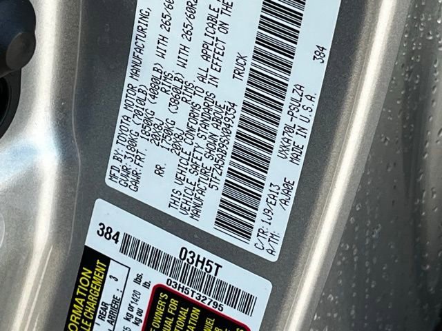 Used 2025 Toyota Tundra Limited image 35