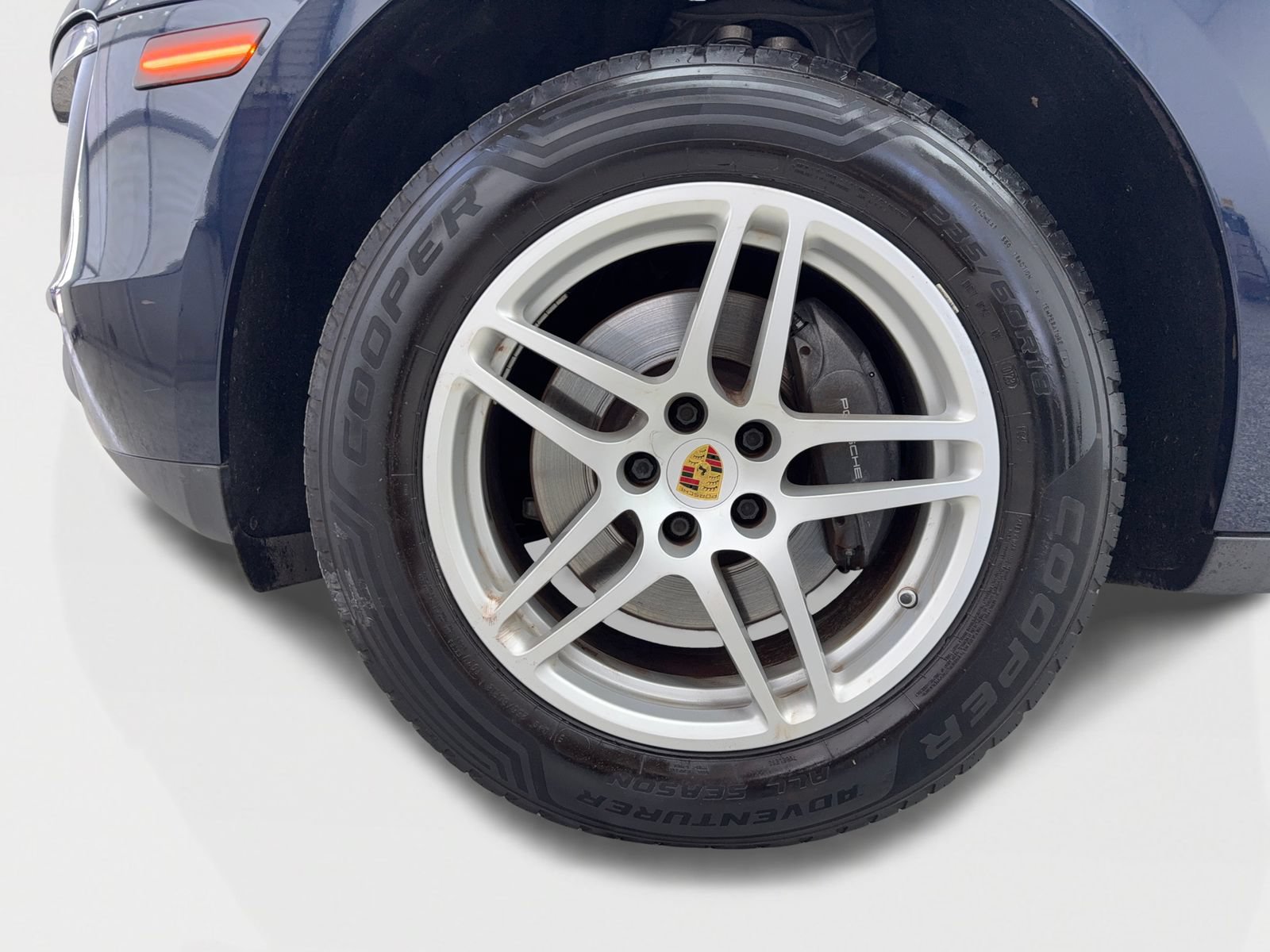 Used 2018 Porsche Macan AWD/4WD image 48