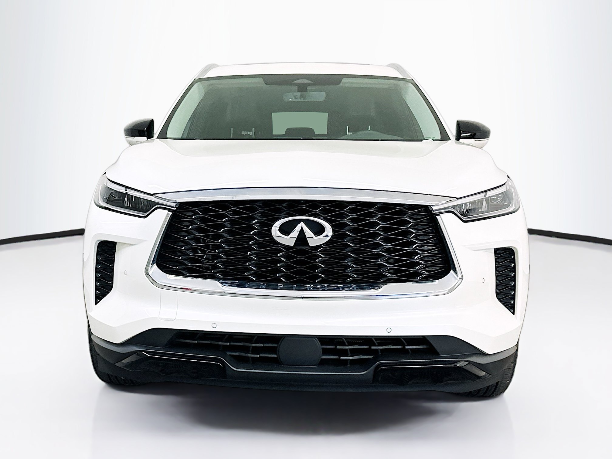 Used 2023 INFINITI QX60 Luxe AWD/4WD image 2