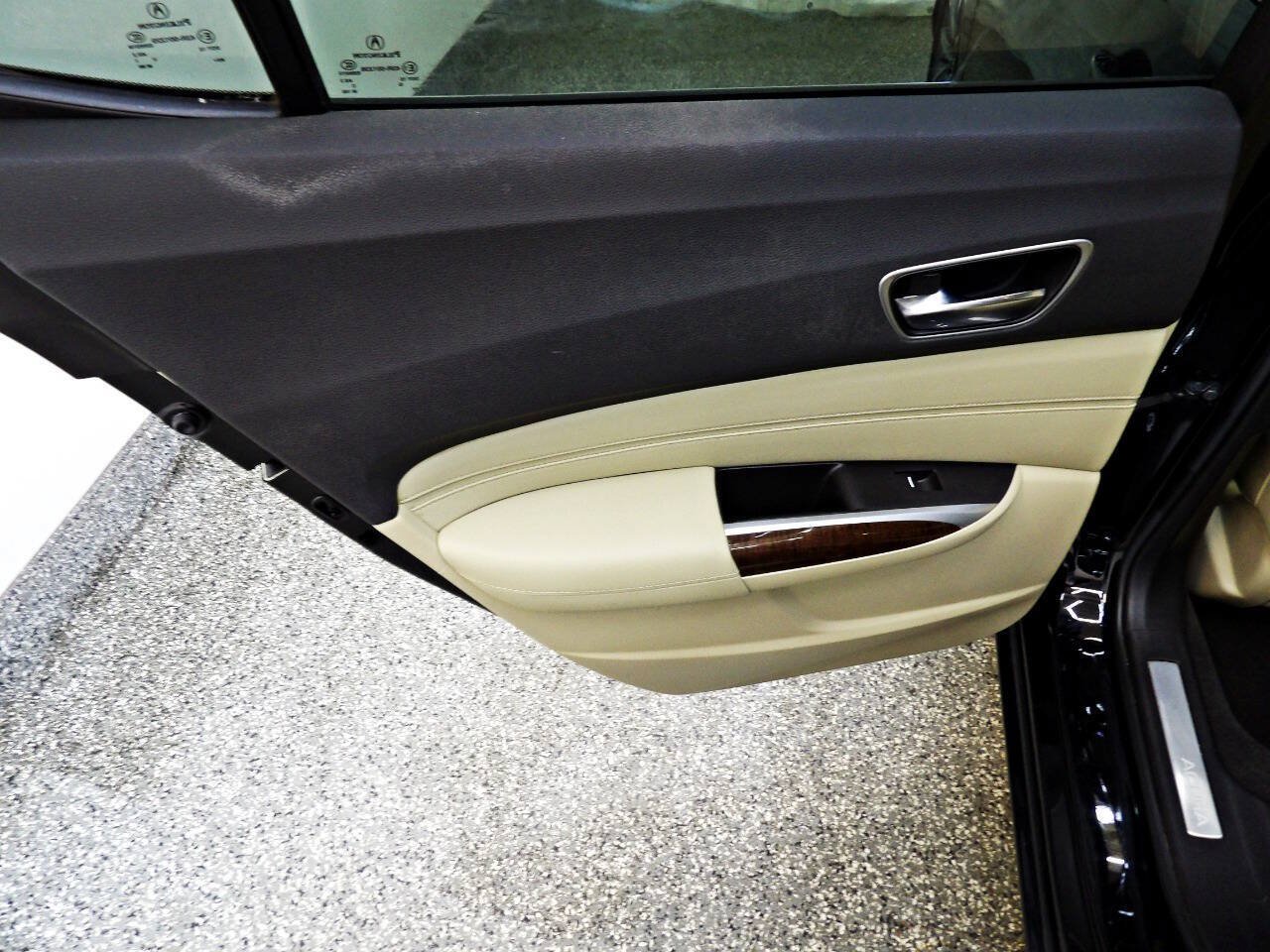 Used 2020 Acura TLX FWD image 9