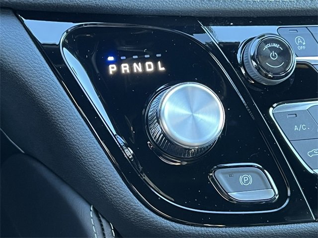 New 2026 Chrysler Pacifica Limited w/ Uconnect Theater Family Group image 33