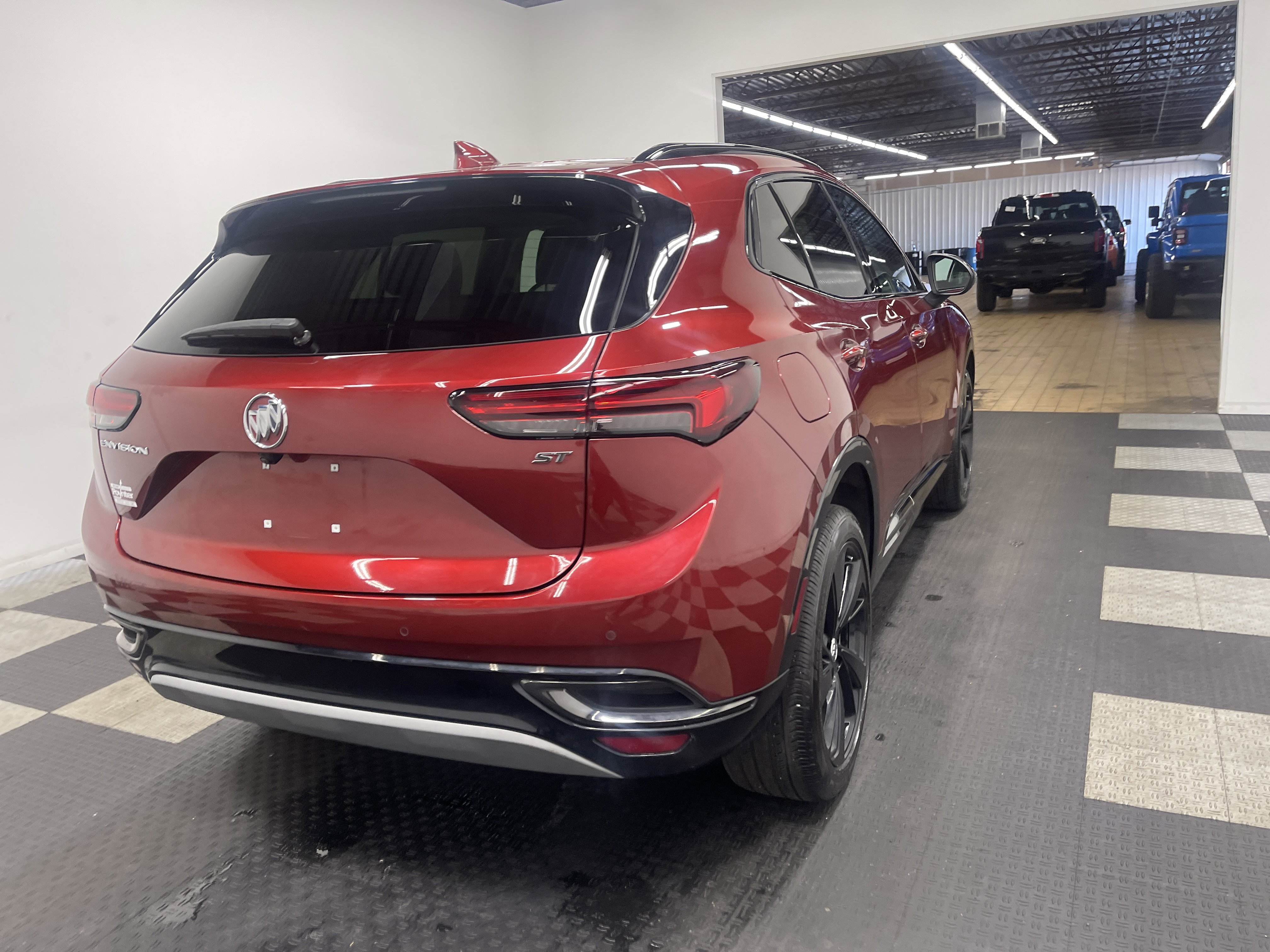 Used 2023 Buick Envision Essence w/ Sport Touring Package image 5