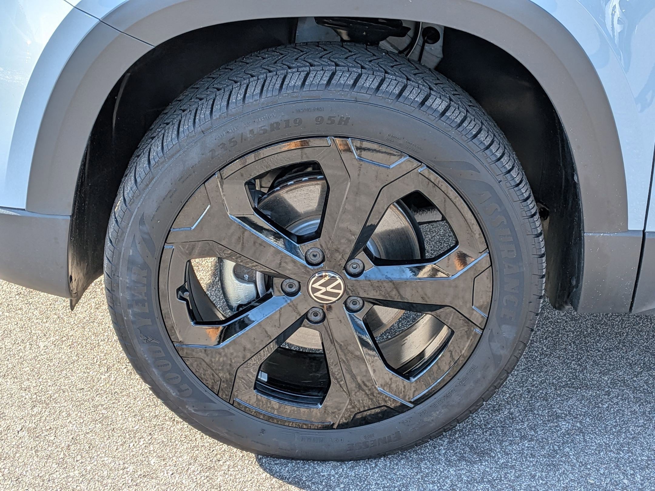 Used 2025 Volkswagen Taos SE image 10