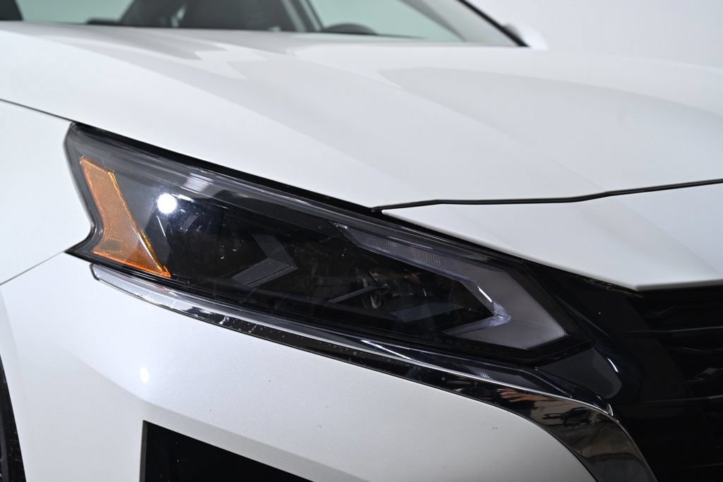 Certified 2023 Nissan Altima 2.5 SV FWD image 10