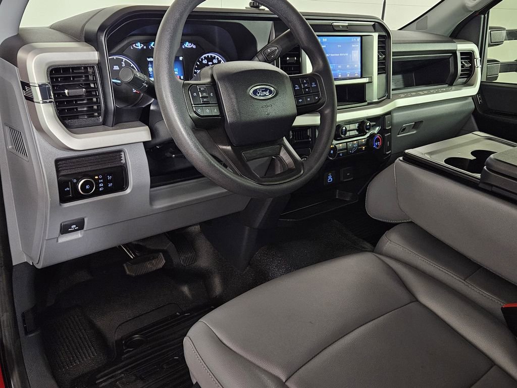 Used 2025 Ford F350 XL w/ XL Chrome Package image 9