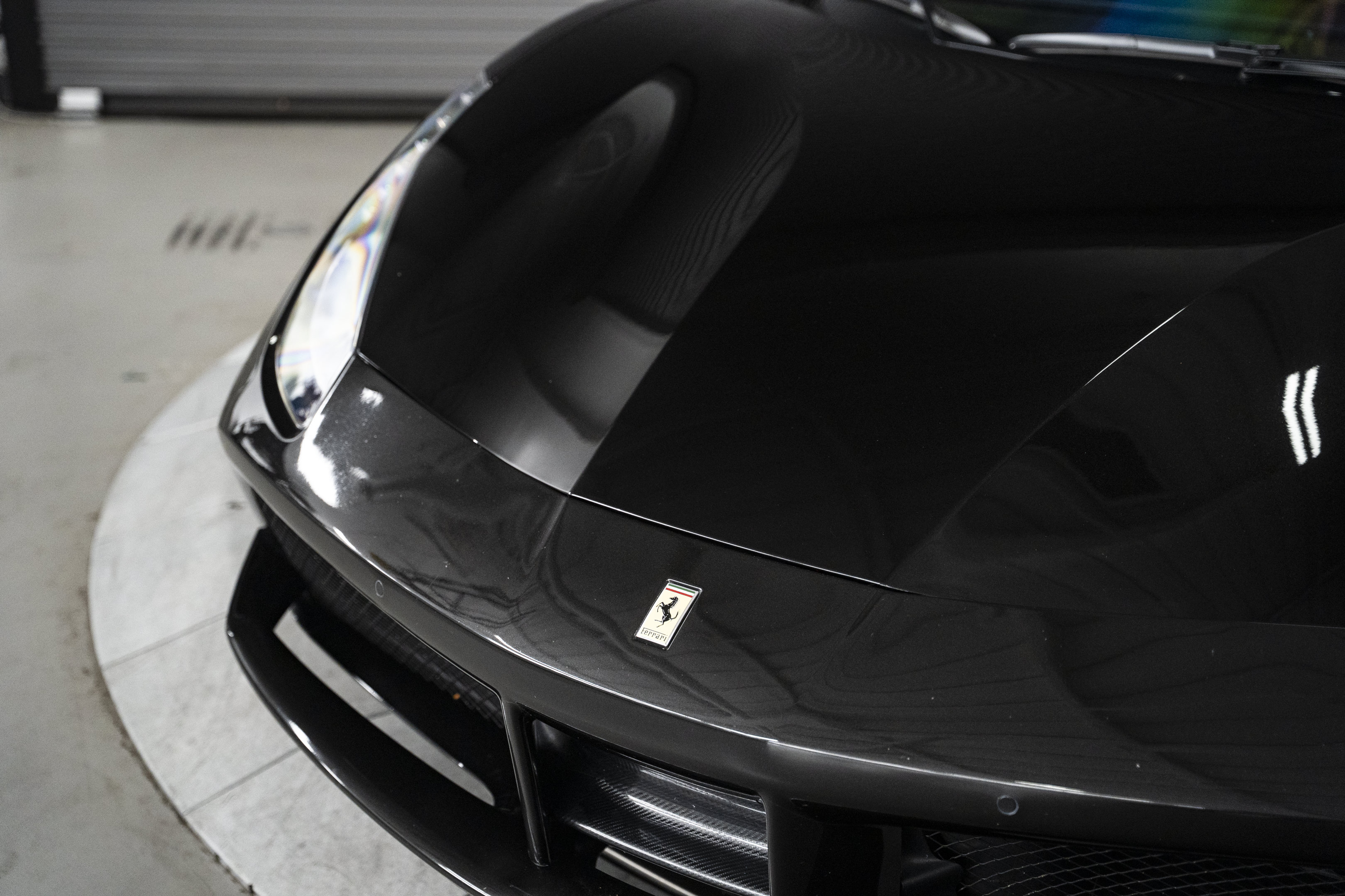 Used 2016 Ferrari 488 GTB RWD image 10