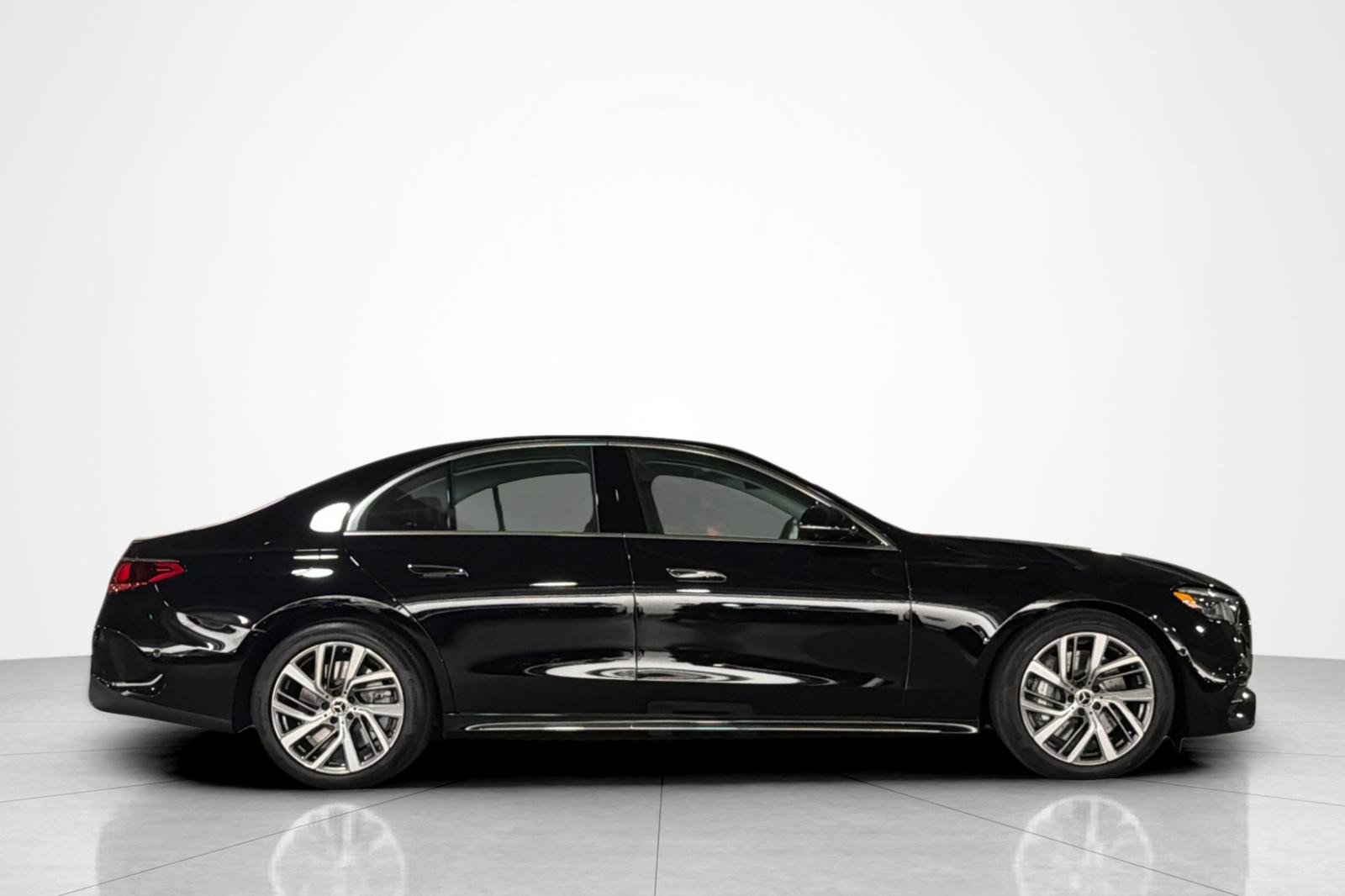 New 2027 Mercedes-Benz E 450 4MATIC Sedan image 6
