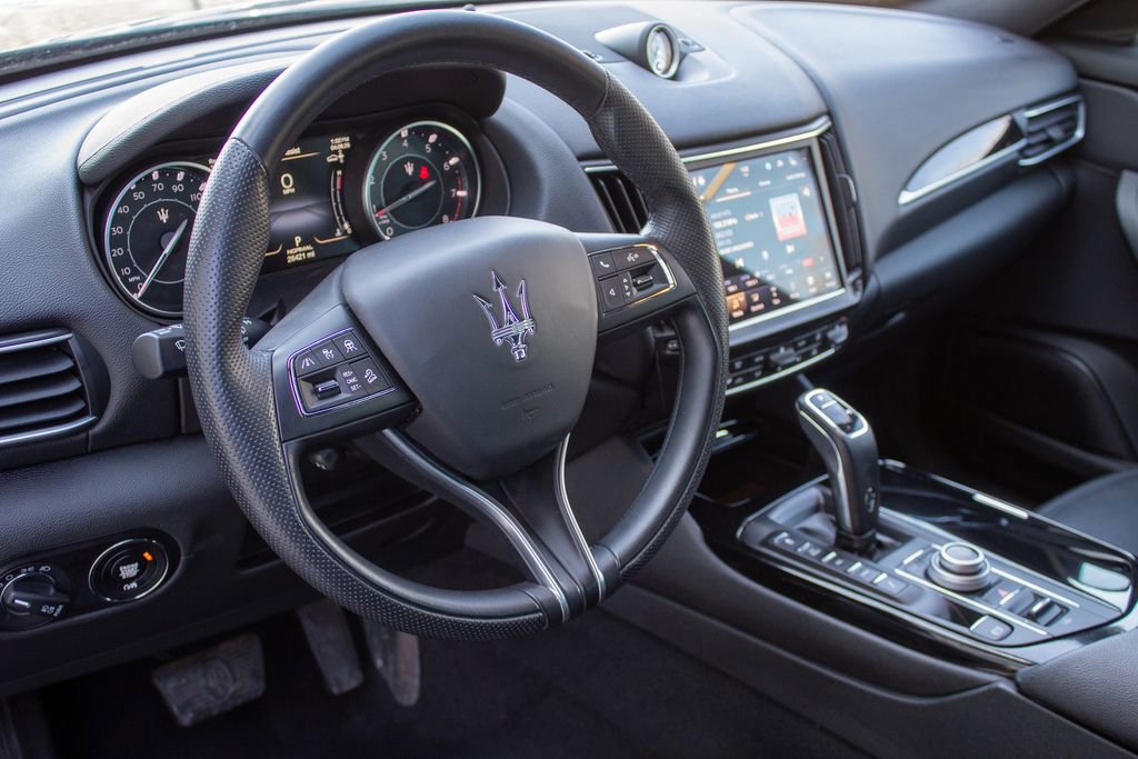 Used 2023 Maserati Levante GT image 11