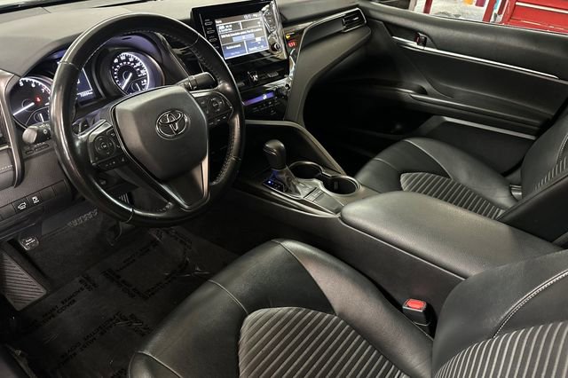 Used 2022 Toyota Camry SE image 11