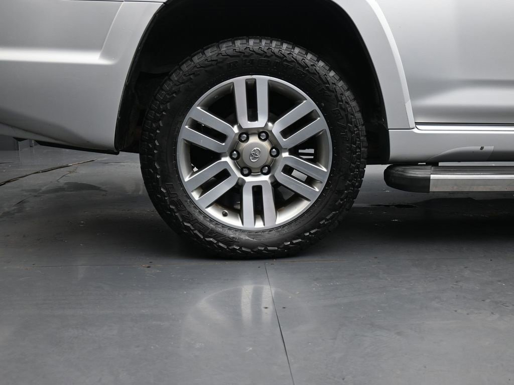 Used 2011 Toyota 4Runner SR5 w/ Convenience Pkg image 10