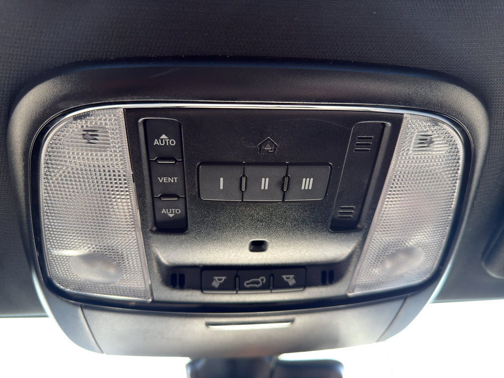 Used 2025 Dodge Durango R/T image 25