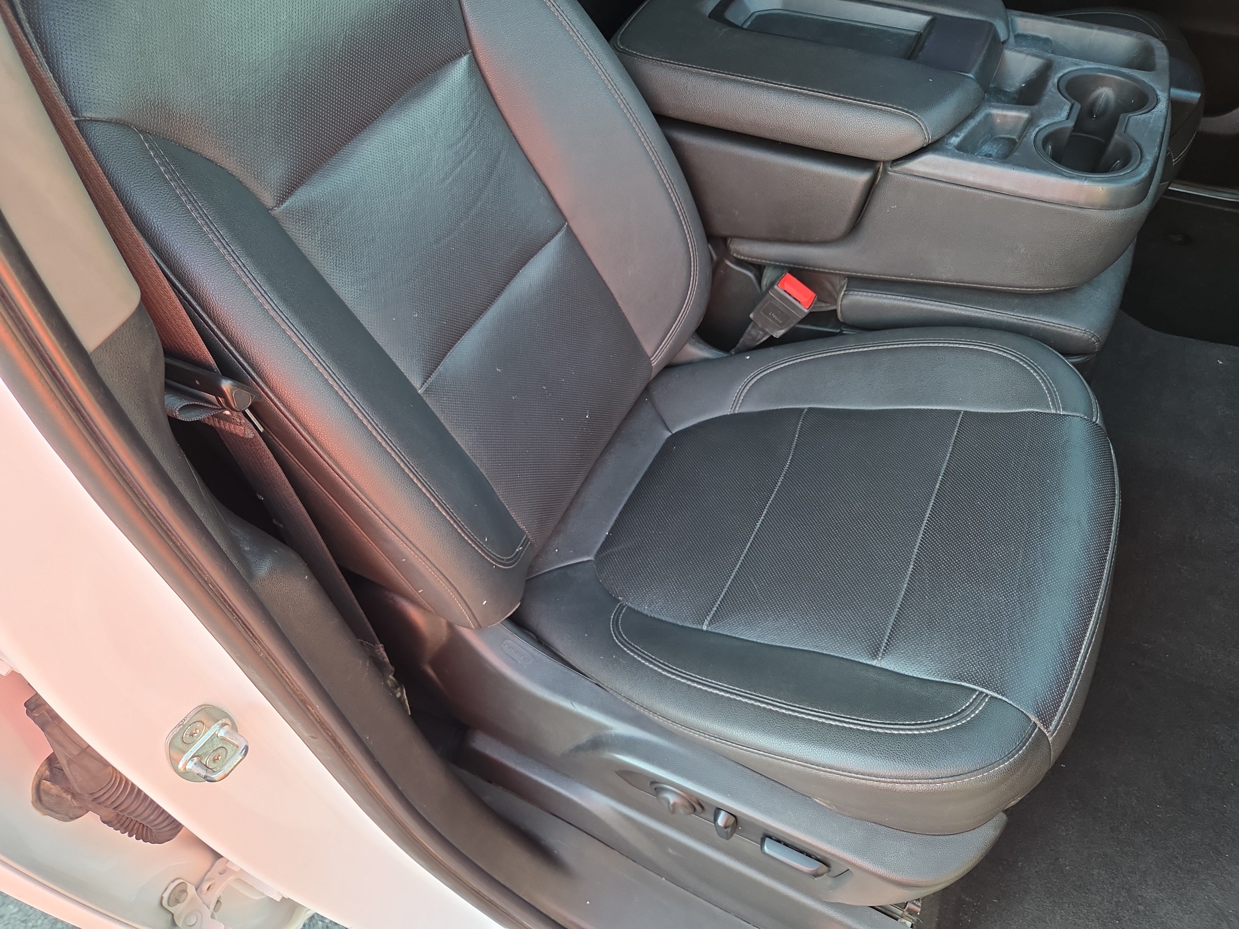 Used 2022 Chevrolet Silverado 2500 LTZ w/ Safety Package AWD/4WD image 17