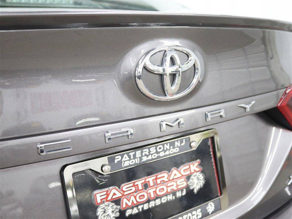 Used 2023 Toyota Camry XSE image 7