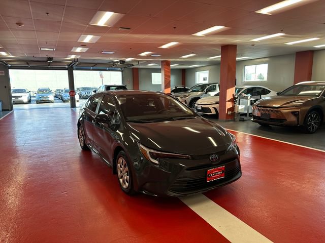 Certified 2025 Toyota Corolla LE FWD image 2