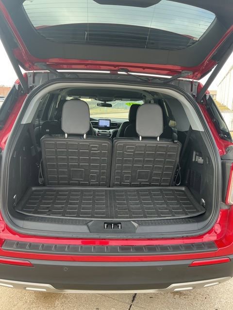 Used 2023 Ford Explorer XLT w/ Equipment Group 202A image 12