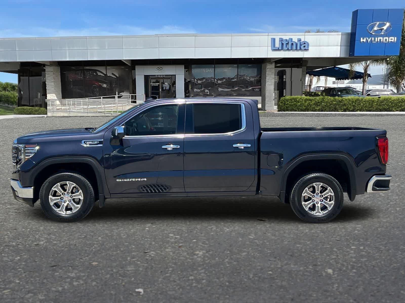 Used 2025 GMC Sierra 1500 SLT RWD image 6