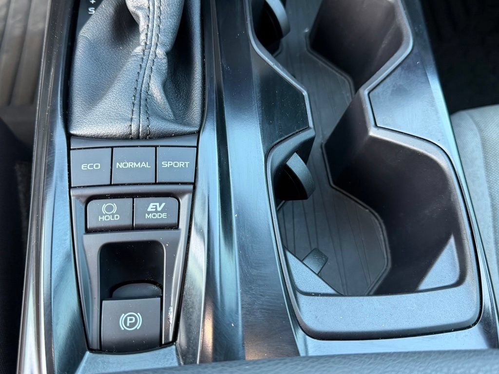Used 2025 Toyota Camry LE FWD image 37