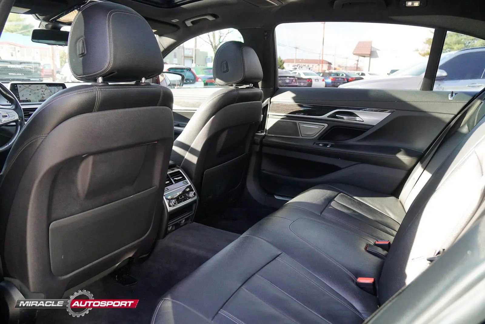 Used 2018 BMW 740i w/ M Sport Package image 24