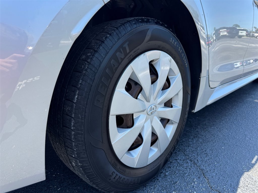Used 2020 Toyota Corolla L FWD image 10