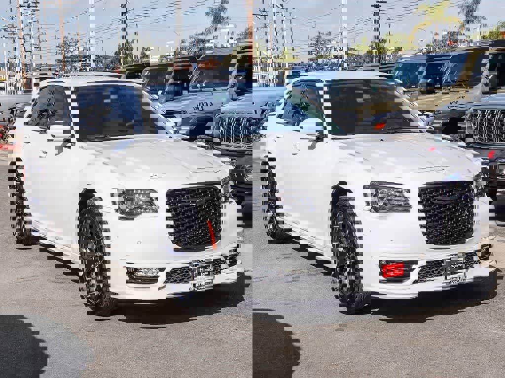 Certified 2023 Chrysler 300 Touring L image 3