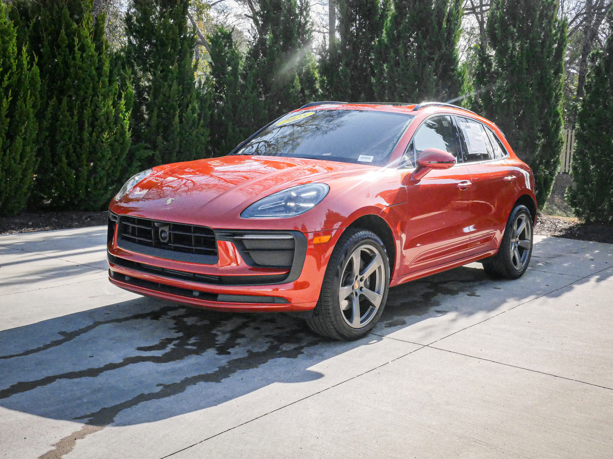 Used 2025 Porsche Macan AWD/4WD image 5