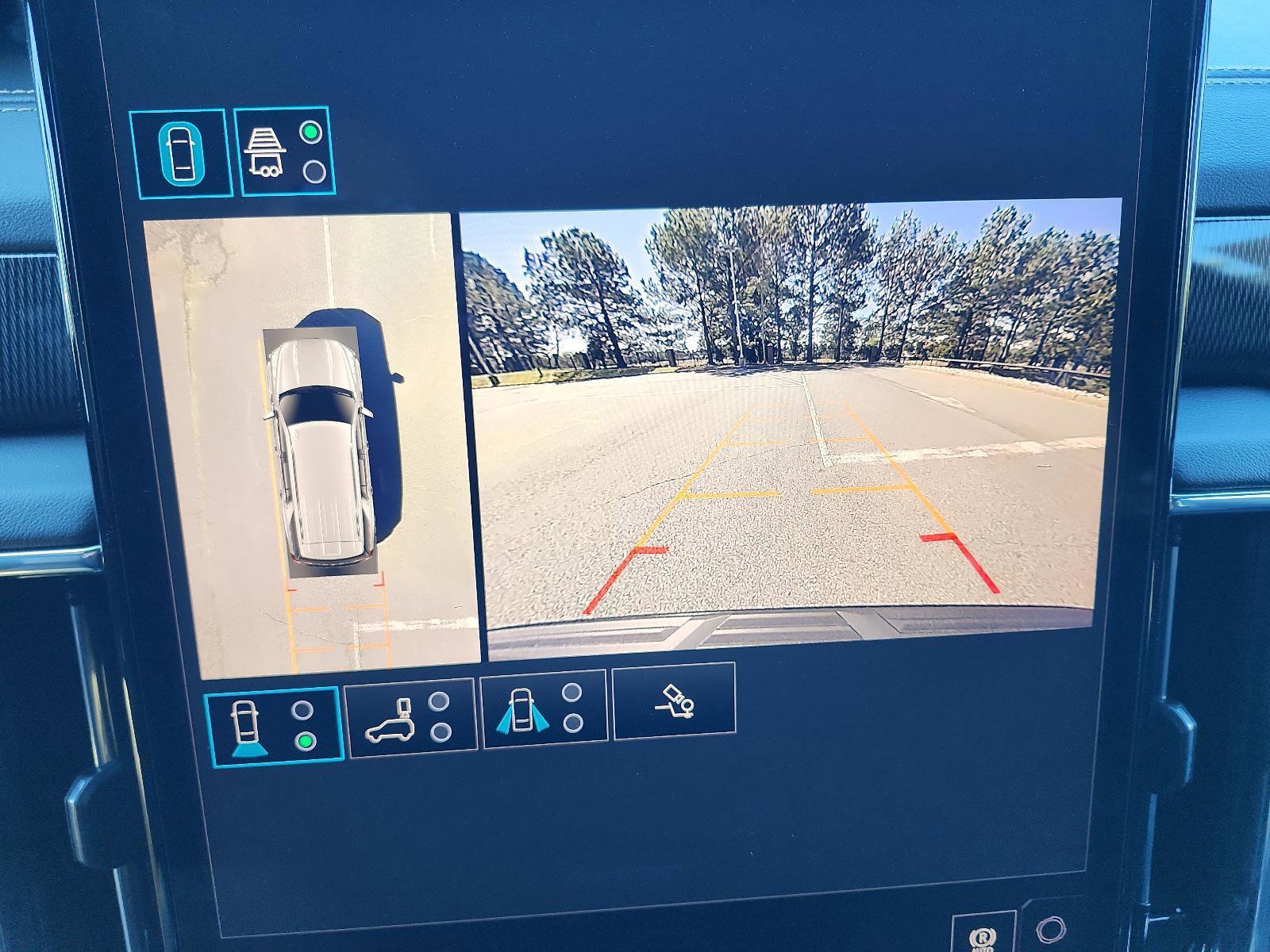 New 2026 GMC Yukon Elevation w/ Elevation Premium Package image 16