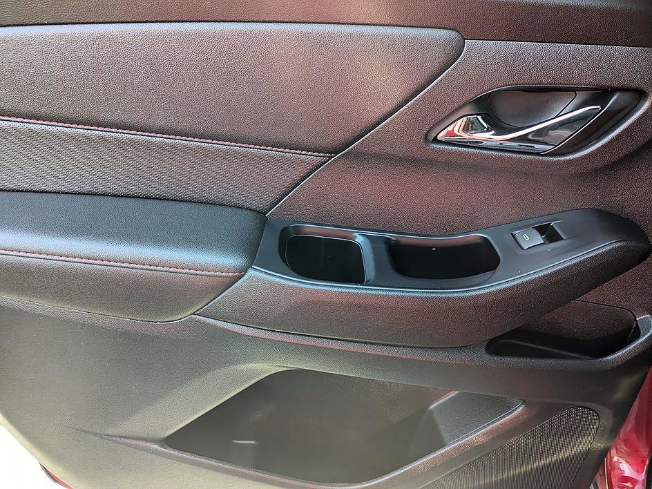 Used 2023 Chevrolet Traverse RS image 26