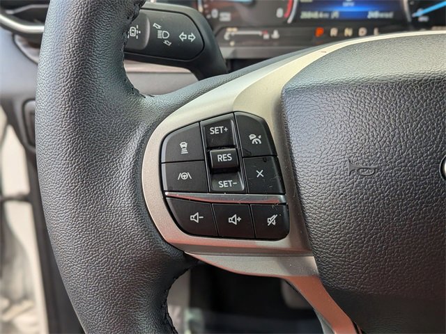 Used 2023 Ford Explorer Limited w/ Limited Technology Package image 16