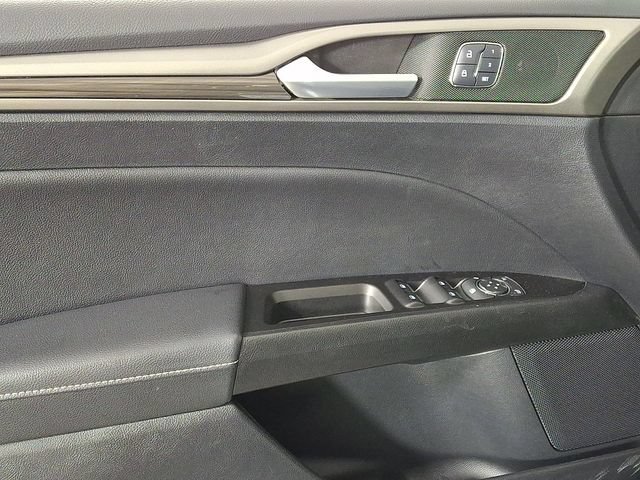 Used 2018 Ford Fusion SE w/ Fusion SE Technology Package FWD image 14