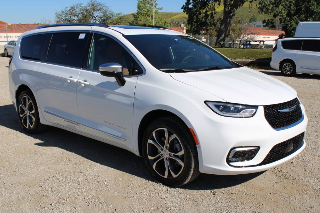 New 2026 Chrysler Pacifica Pinnacle image 3