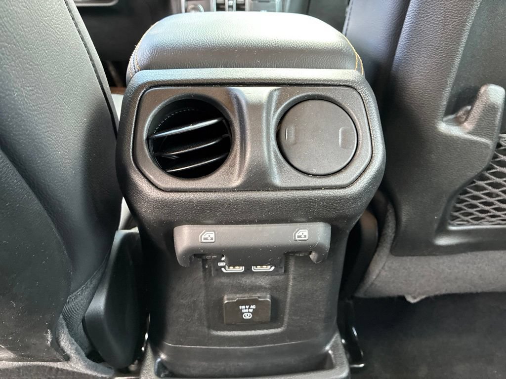 Used 2024 Jeep Wrangler Unlimited Sahara w/ Technology Group AWD/4WD image 27