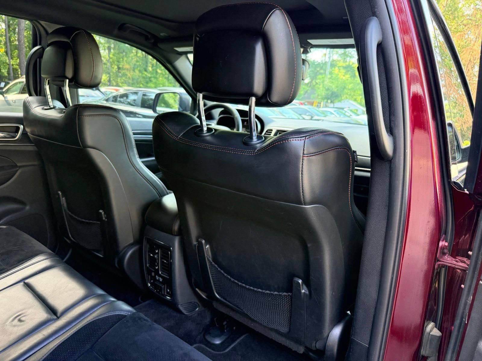 Used 2017 Jeep Grand Cherokee Trailhawk w/ Trailhawk Luxury Group AWD/4WD image 29