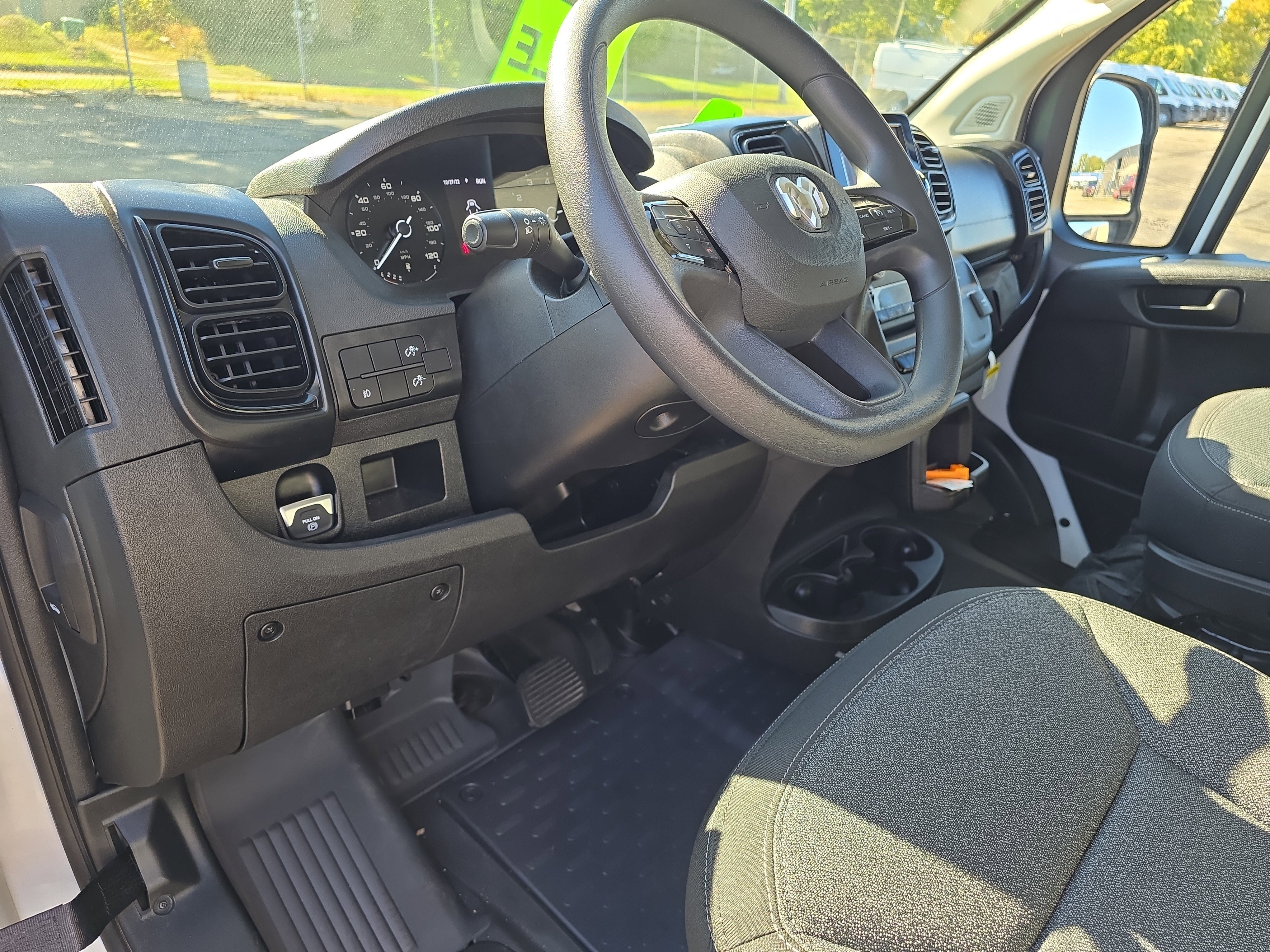 Used 2025 RAM ProMaster 2500 w/ Convenience Group image 13