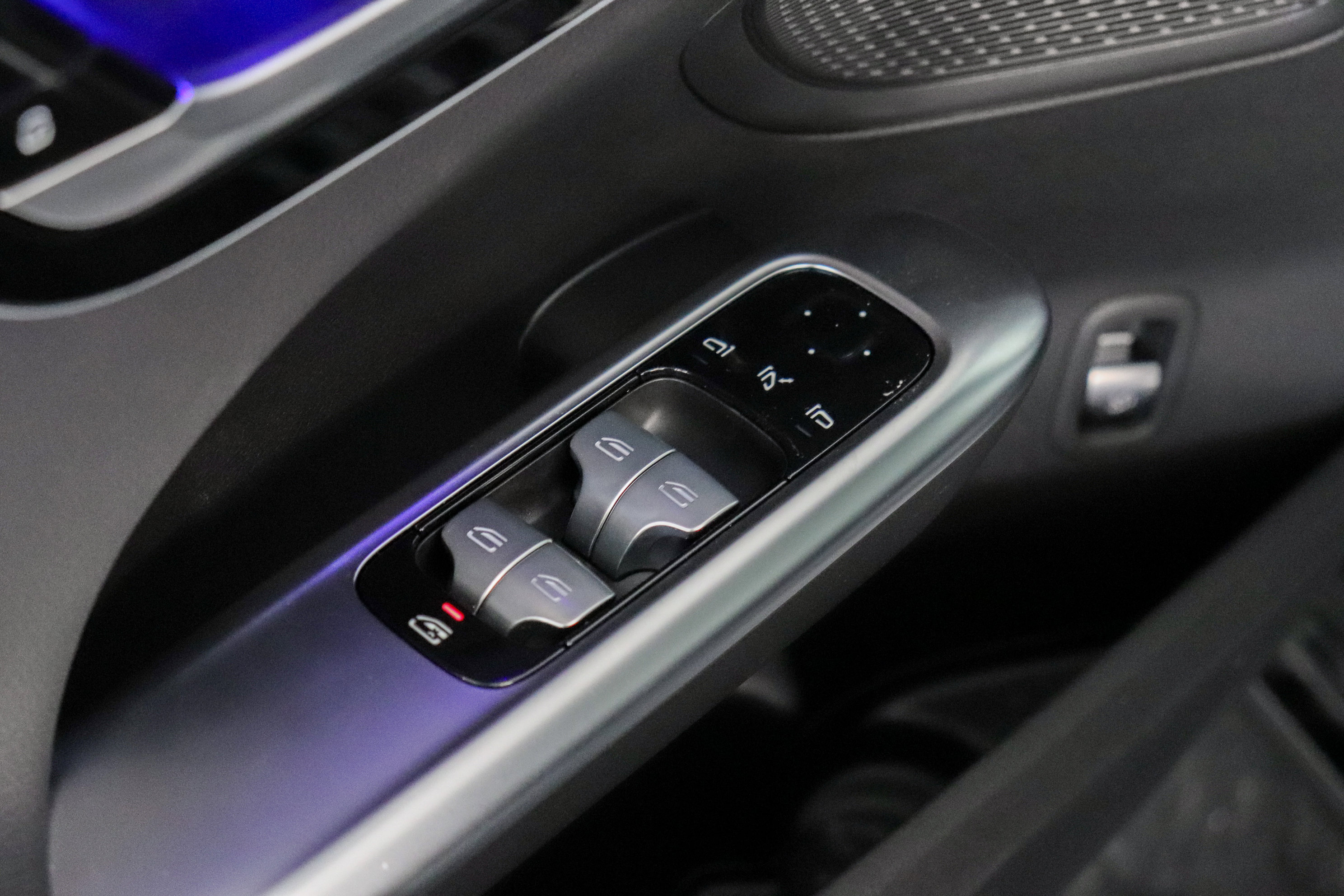 Used 2025 Mercedes-Benz C 300 4MATIC Sedan image 13