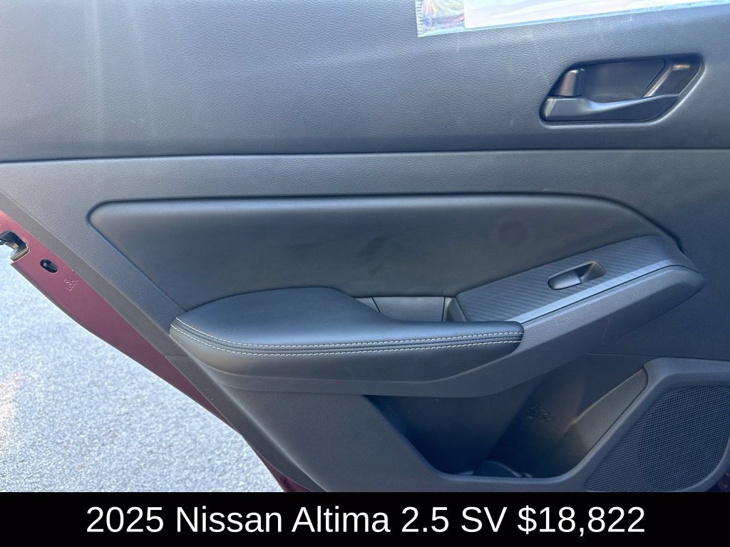Used 2025 Nissan Altima 2.5 SV FWD image 15