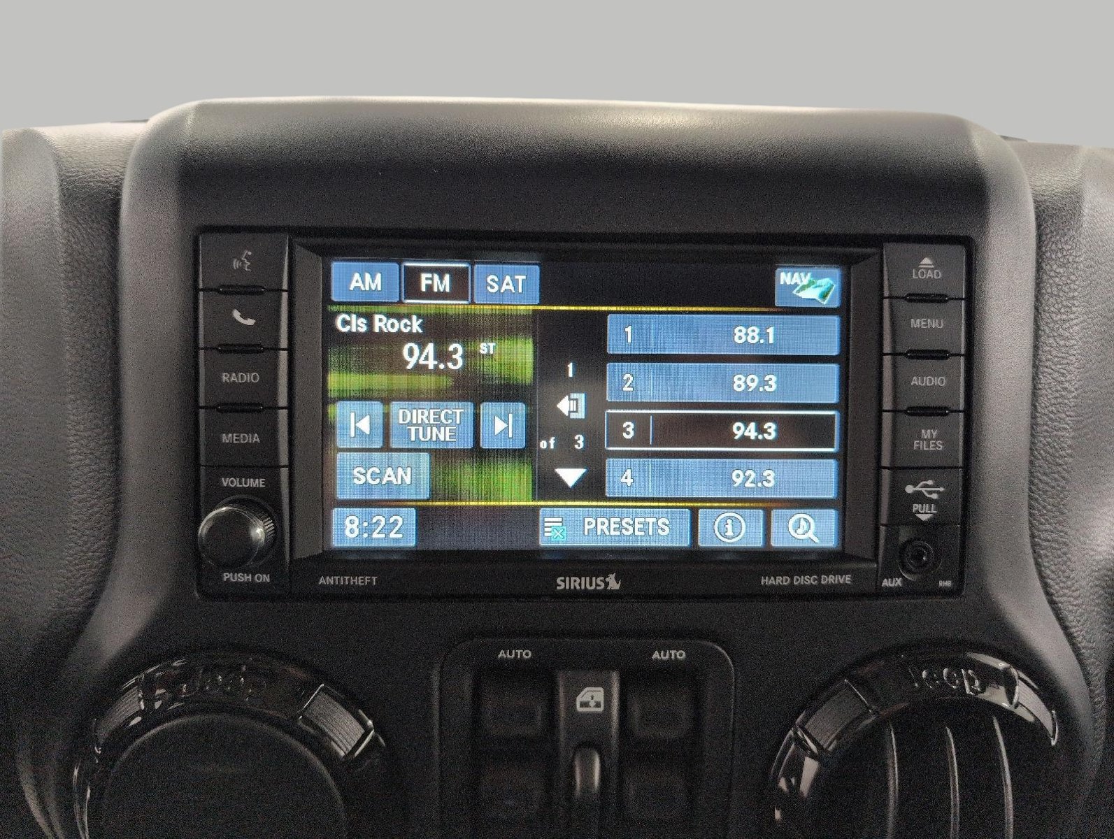 Used 2017 Jeep Wrangler Unlimited Sahara AWD/4WD image 8