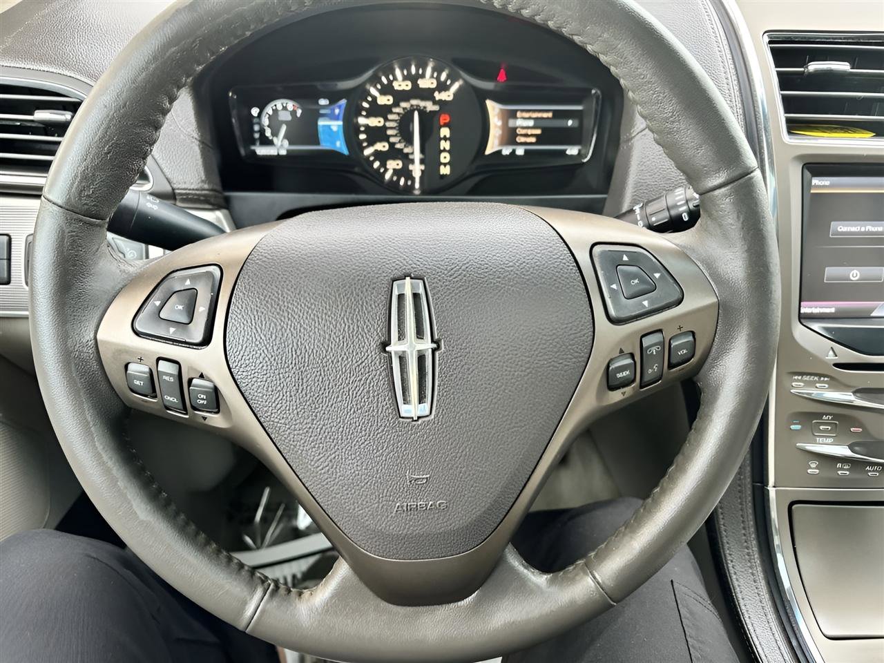 Used 2012 Lincoln MKX AWD image 23