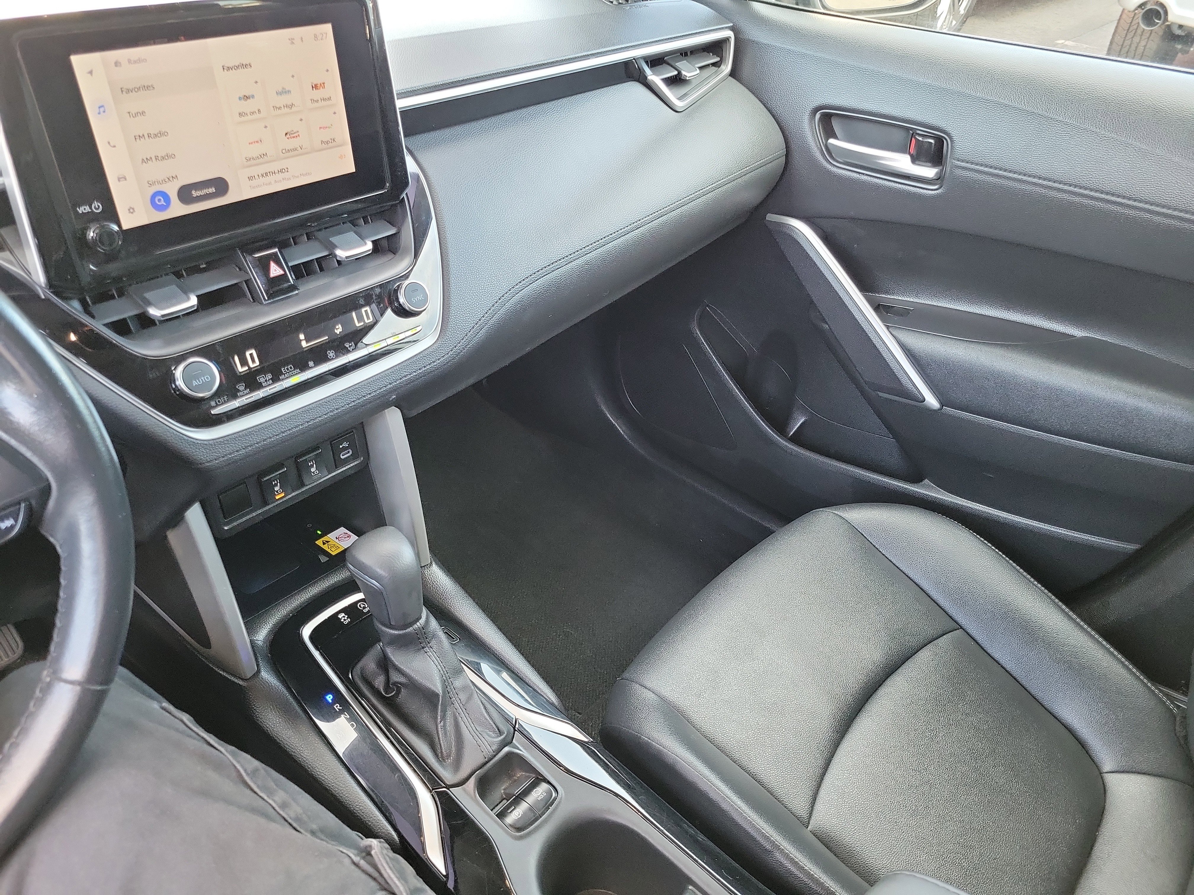 Used 2023 Toyota Corolla Cross XLE image 15