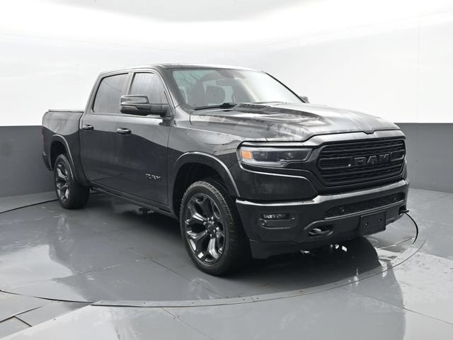 Used 2020 RAM 1500 Limited w/ Black Appearance Package AWD/4WD image 3